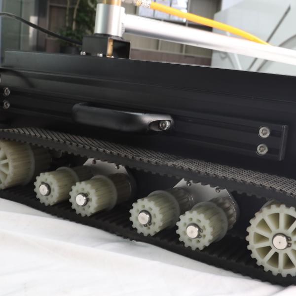 Fuel Lithium Battery Cleaning Robot for Versatile Photovoltaic Plant Maintenance
