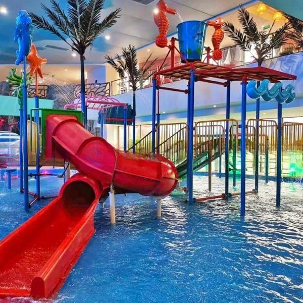 Customization Indoor Water Park Equipment Fiberglass Water Slide For Family
