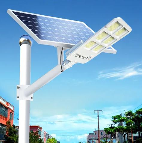 Lâmpada de rua de alumínio à prova d'água LED Solar Power Garden Light With Pole 50Watt 100Watt 200Watt 300Watt
