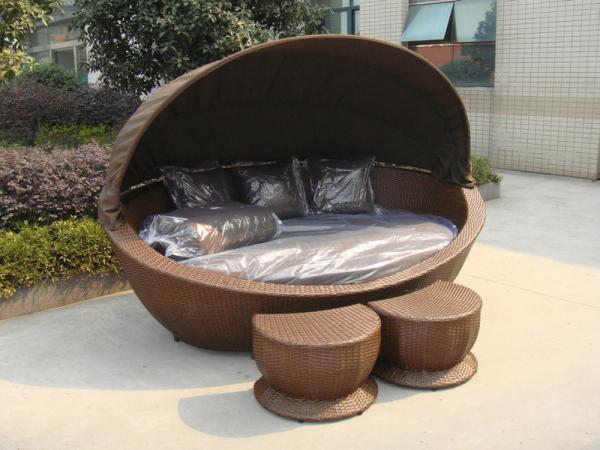Cane Garden Daybed With Tea/ Coffee Table , Wicker Oval Daybed
