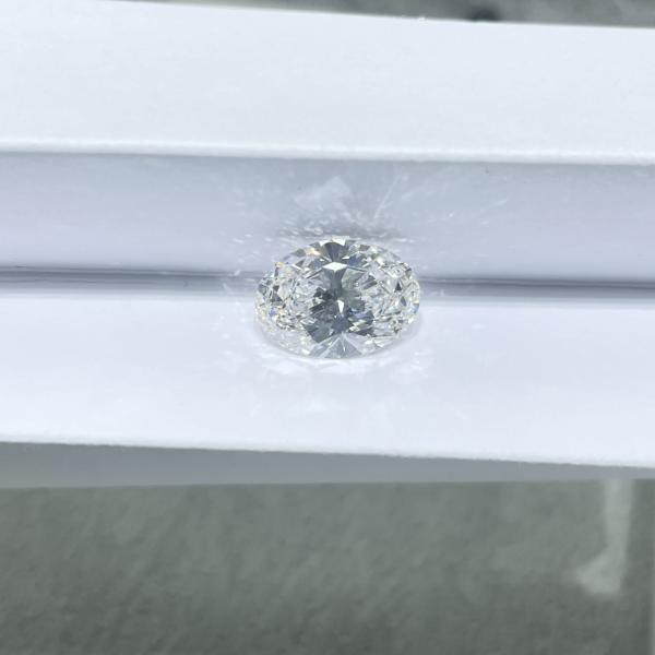 Os diamantes crescidos 5.18Carat de G laboratório fraco incolor cultivaram os diamantes VS1