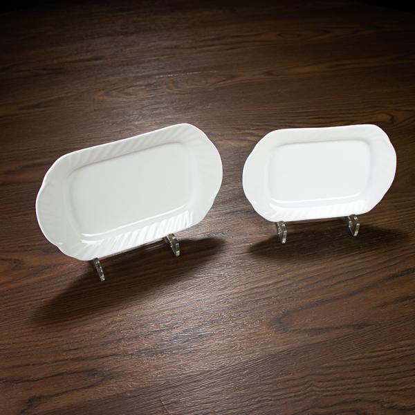 OEM ODM White Ceramic Plates Tropical Style With No Metal Elements