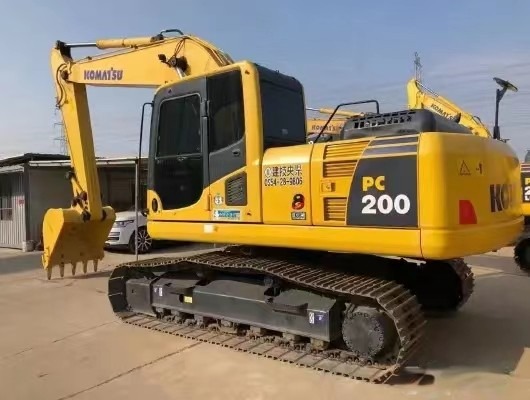 Excavateur Komatsu PC200-8 utilisé à haut rendement 19.9T avec système CLSS