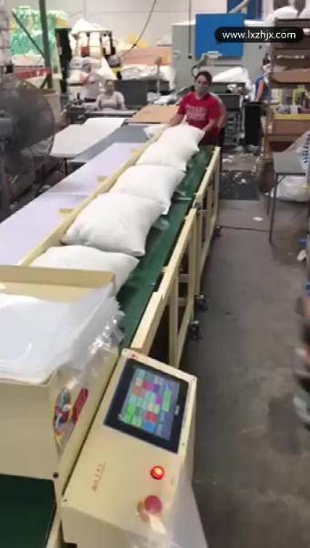 Máquina de embalagem de rolamento do descanso para coxins