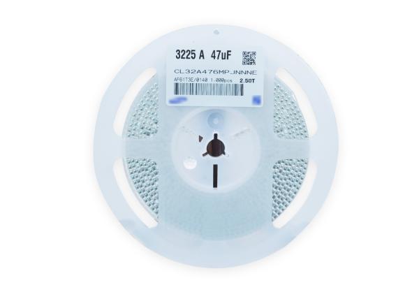 MLCC SMD Ceramic Capacitor CL32A157MQVNNNE 150UF Capacitance 3.20mm Length