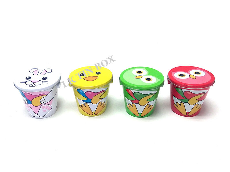 Small Easter Holiday Candy Bucket With Animals Print And Metal Handle