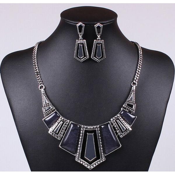 Hot new imitation stone resin plus drip Necklace with earrings