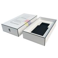 Boîte blanche d'emballage cosmétique sur mesure en relief Boîte de parfum en carton léger