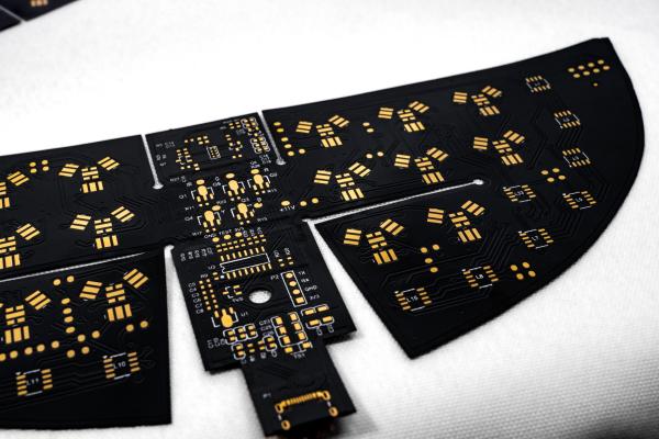 Protection du cou par LED de beauté médicale personnalisée Accessoires de câbles FPC Matériau de base de polyimide Circuit board flexible