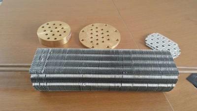 Heat exchanger with shell and tube design for industrial oil cooler
