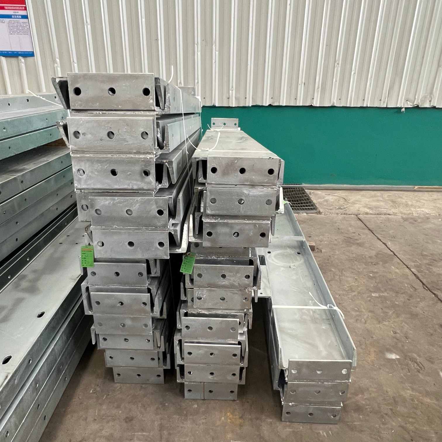 Punching Hot Dip Galvanized Steel Beam Bending Engineering Galvanised Universal Beam