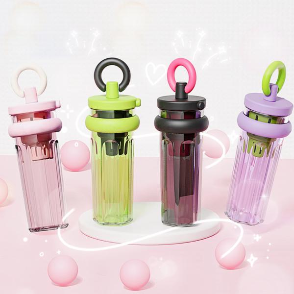 700ml Large Capacity Plastic Water Bottle with Leak-proof Design and Reusable Straw