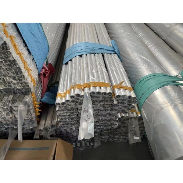 Round 304 316L Stainless Steel Tubes 6mm Thread Male Female Welded Pipe Suitable for Architectural Decoration