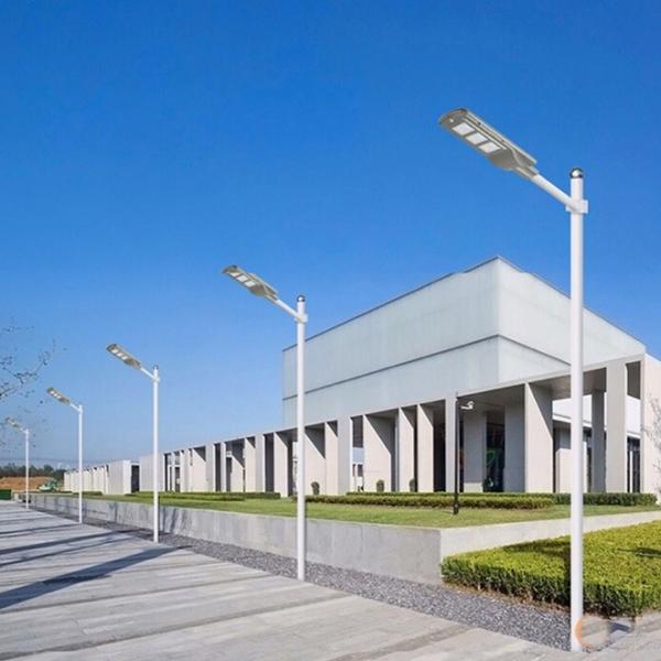 Rechargeable RGB Solar LED Street Light Motion Sensor Equipped 20w-70w IP67 Grade