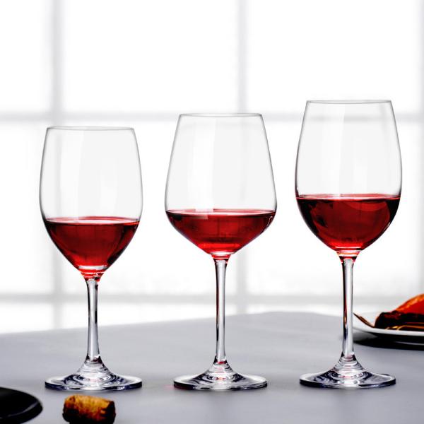 Os vidros de vinho 8oz/240ml de cristal italiano do estilo entregam fundido para o restaurante