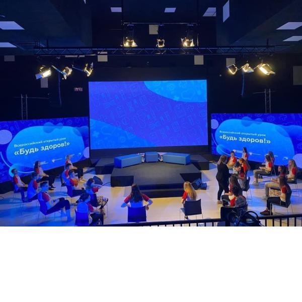 P6 Высокое разрешениеВнутренний светодиодный дисплей с фиксированным цветовым диапазоном 16,7M