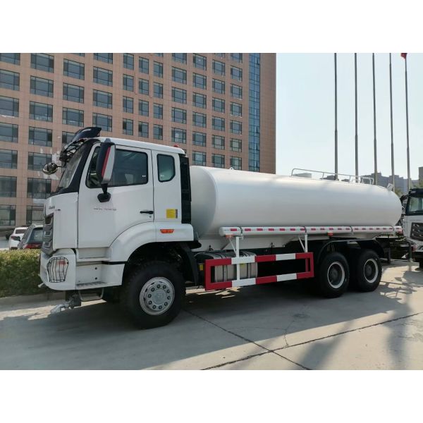 HOWO 10 Wheels Water Tanker Truck with 16000L-24000L Capacity 6×4 Drive Type and Sinotruk HOWO Chassis