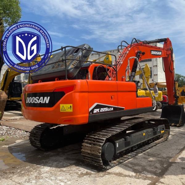 Excavateur Doosan DX225 utilisé équipement lourd fiable et abordable