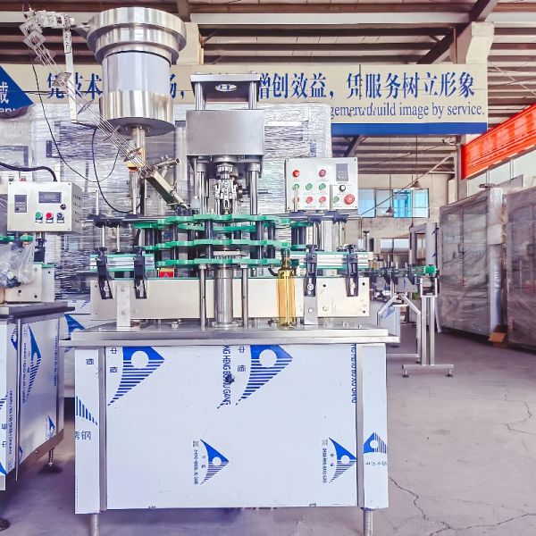 2000b/h Automatic Capping Machine 1.1kw Aluminium Capping Machine For Liquor And Oral Liquid Bottle