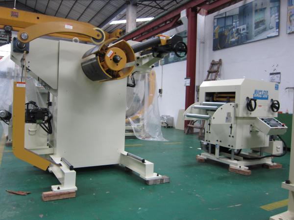 Baixa tensão 60D 1200mm Dia Coil Feeder Straightener