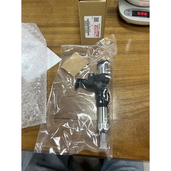 23670-E0850 23670-E0050 Injector FOR HINO  J05E(KOBELCO SK-200/220)