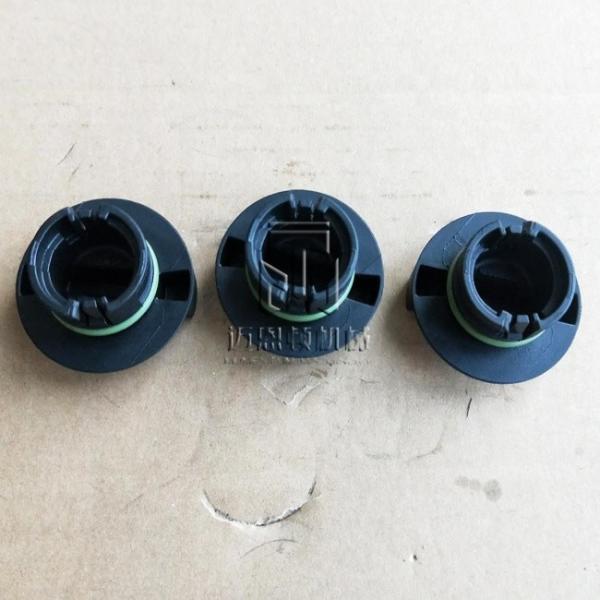 Le pétrole CAP 04902412 04903703 0490 2412 0490 3703 4902412 4903703 pour le déutz TCD 2013 L6 4V