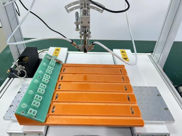Máquina de solda automática de precisão 5A