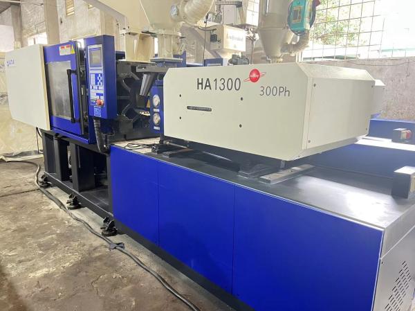 TPU Plastic Phone Case Making Machine Used Haitian HA1300 High Speed Horizontal