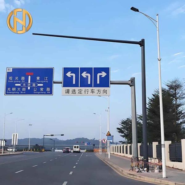 Customizable Hot-Dip Galvanized and Corrosion-Resistant Traffic Signal Mast Steel Poles Made in China