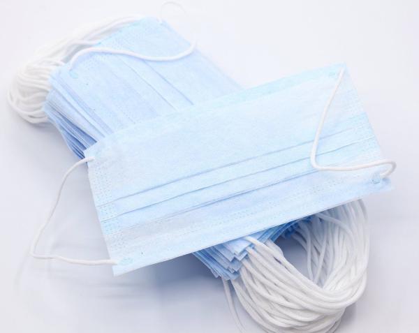 YIHE 3 Ply 14.5*9.5cm Blue White Disposable Face Mask , Nursing Surgical Flat Face Mask  For Kids