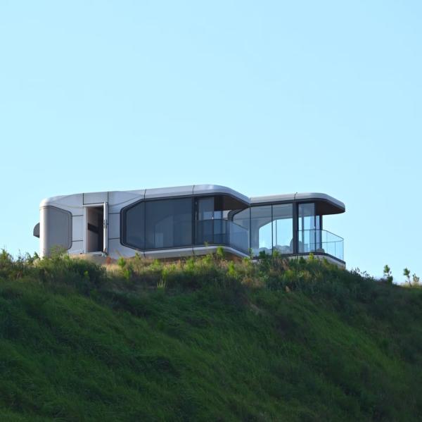 Customizable Household Waterproof Space Capsule Container Houses and Mobile Prefabricated Steel Houses