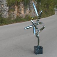 Escultura de equilibrio pulida de acero inoxidable para exteriores