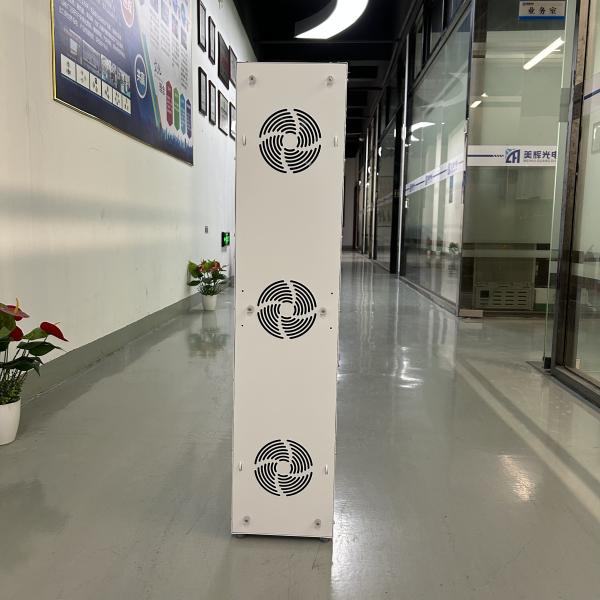 Устройство для терапии красным светом мощностью 1000 Вт.