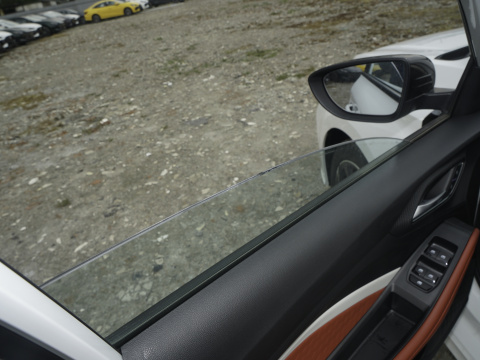 129hp L4 1.5T Motor MG Auto Gasolina Adultos Gasolina 4 puertas 5 asientos para Mingjue Mg5 Dirección a la izquierda 0 km Vehículos usados