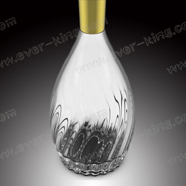 700ml Brandy Apple Liquor Glass Bottle avec des labels en métal