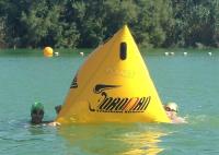 Boia inflável do marcador do triângulo amarelo da raça 1.2m do Triathlon com logotipo