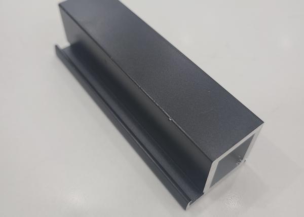 a madeira de alumínio do perfil da janela de deslizamento de 2.0mm terminou o quadro de porta do chuveiro