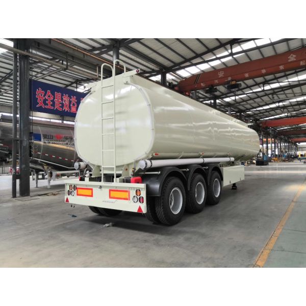 Full Merits Introduction: 45 Cubic Meter Tri-Axle Tanker Semi-Trailer Equipped