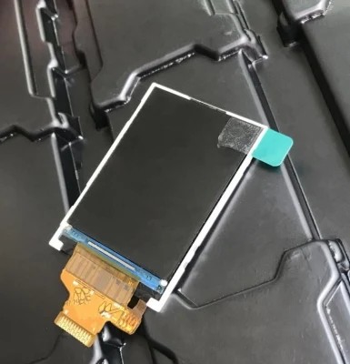 SpiインターフェイスとのLCM IPS TFT LCDスクリーン300cd/m2 2.0のインチ240X320