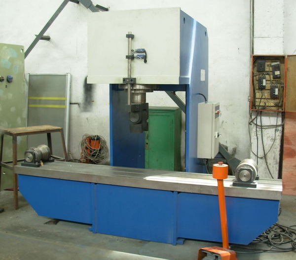 Steel Street Light Pole Production Line Automatic Round 12M Length