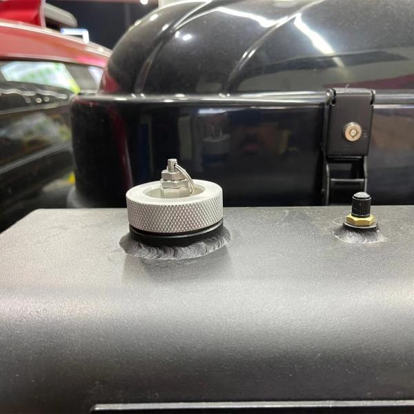 26L Pressurized Water Tank Pick Up Truck Bed Rack for Spray Showing and International
