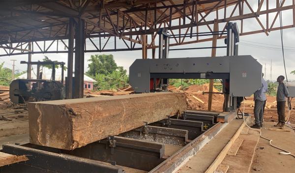 Dia 2500mm CNC Horizontal Automatic Wood Bandsaw Machine Band Saw For African Log Cutting