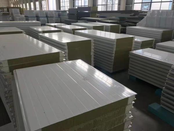 950 mm Largura Painel Sandwich de lã de rocha Metal Poliuretano Borda de vedação para armazém
