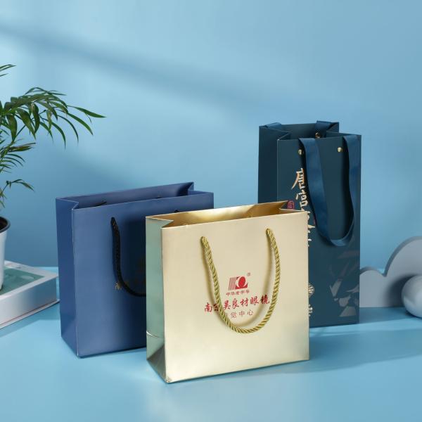 Custom Logo Luxury Paper Takeaway Bag With Handle For Gifting Tea Clothes Perfume
