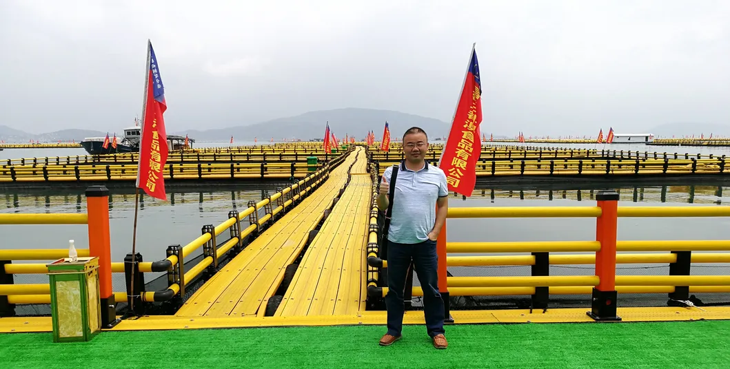 HDPE floating fish cage is designed for aquaculture and recreational fishing