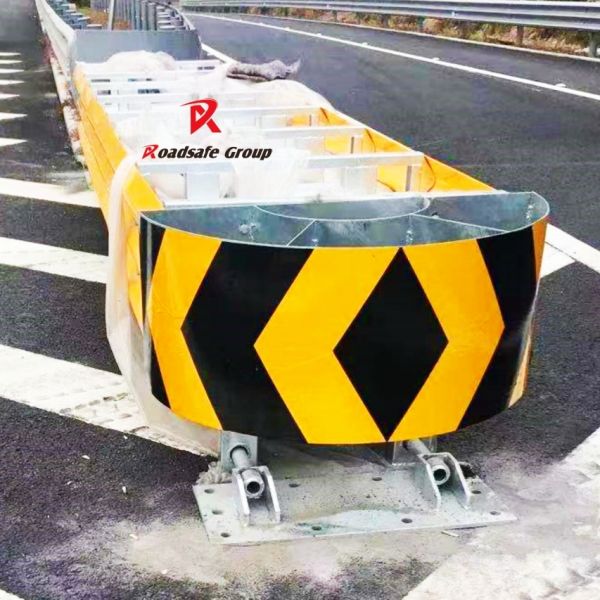 Heavy Duty Galvanized Steel Crash Barrier Highway Anti-Collision Guardrail Fence for High Speed Road Safety