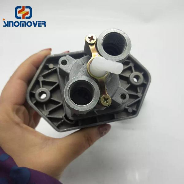 WABCO Original Parts Spare Parts 9617230040  Hand Brake Valve Use For HOWO SHACMAN FAW DAF MAN Truck