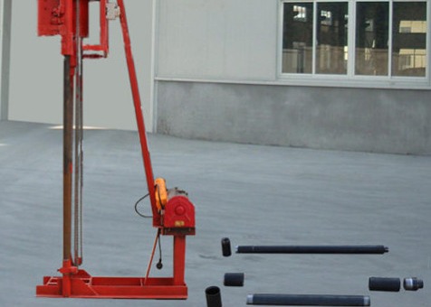 ボーリング機械携帯用小さい油圧30メートルの深さの土の