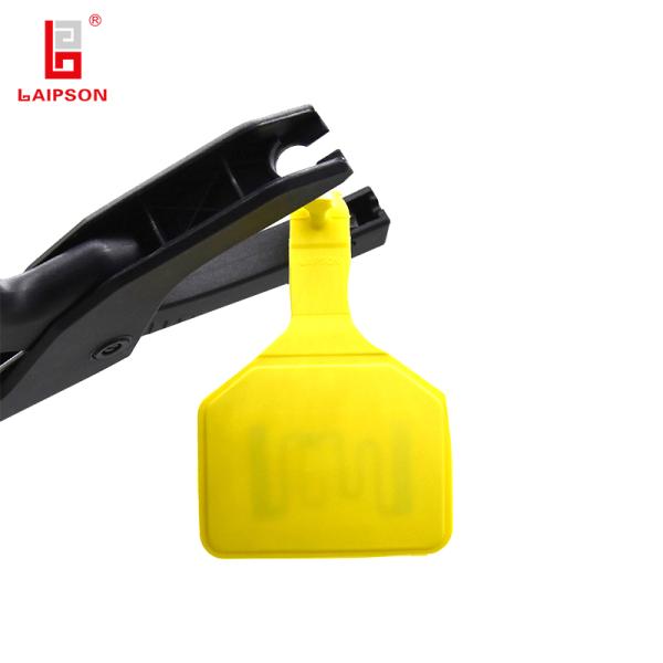 UHF Cattle Tags with High Frequency Range and Long Reading Distance Providing Livestock Tracking and Animal Breeding Management