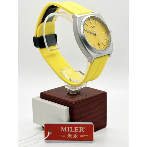 Фабрика оптовые водонепроницаемые силиконовые ремни Часы кварцевые Движение мужские цифровые спортивные часы